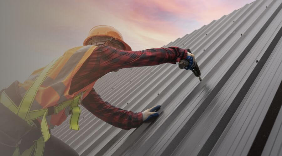 Professional gutter cleaning in Dingle, ID